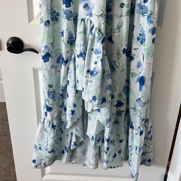 Femi9 Floral maxi dress. Size M - Picture 2 of 5